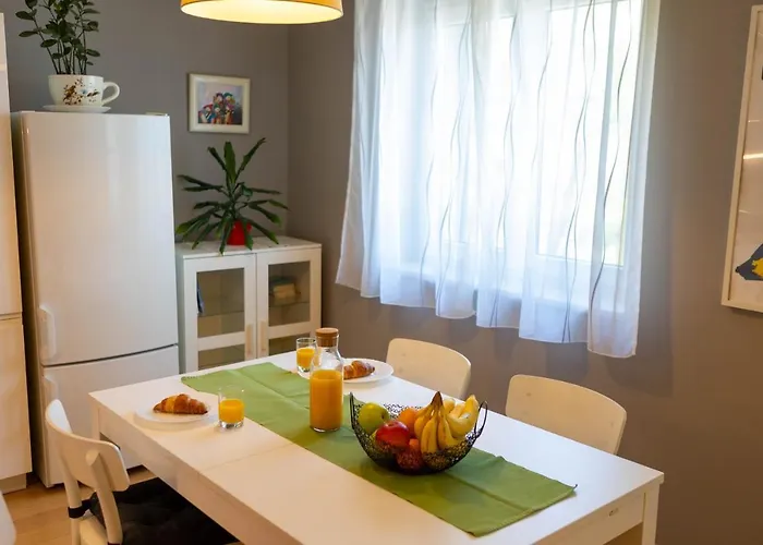 Apartman Aviani *